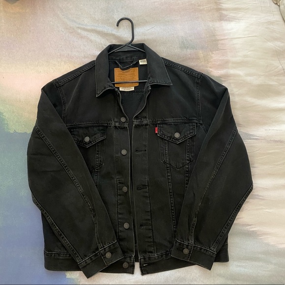Black Levi’s Denim Jacket - Mens Medium